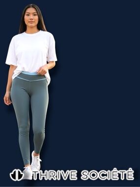 Thrive Sociètè Refine Angled Waistband 7/8 Legging. Size Small